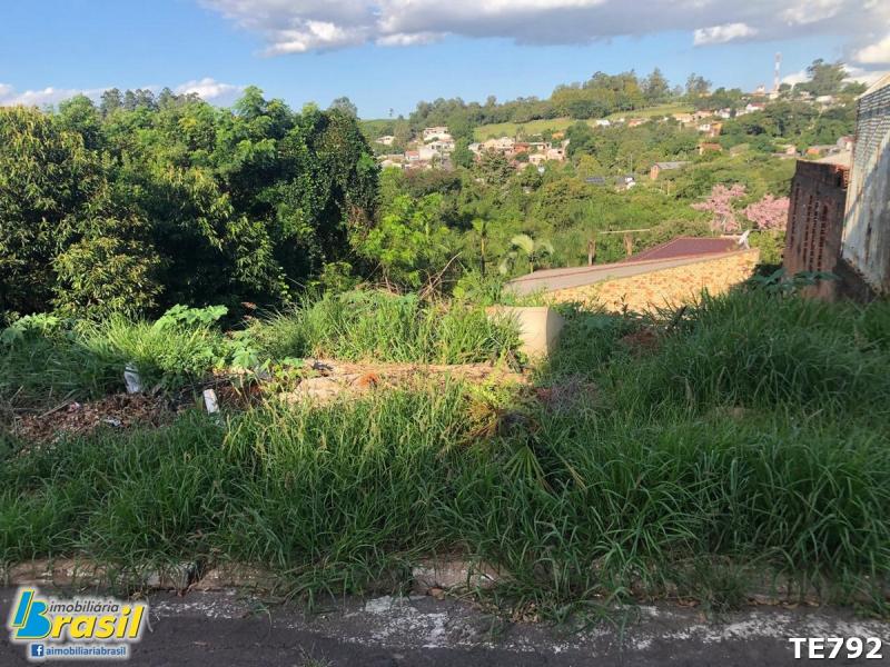 Terreno com boa posição solar                              