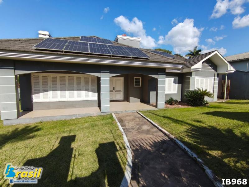 Ótima casa plana com 3 suítes                           