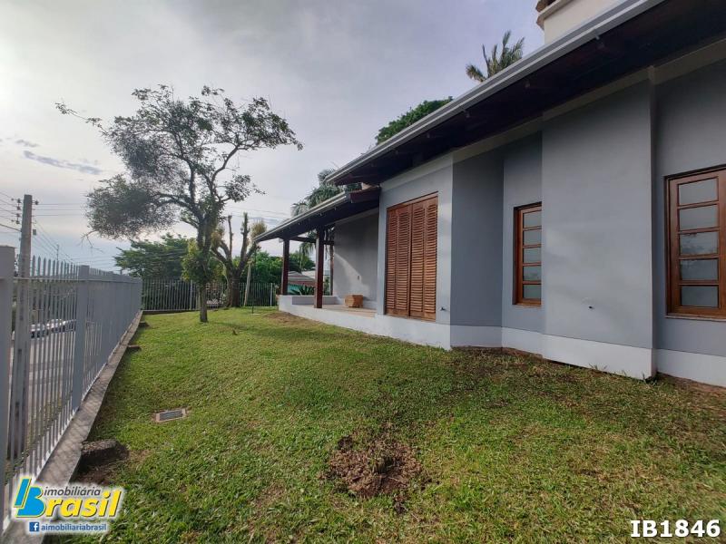 Casa de alvenaria com 205,10m²            