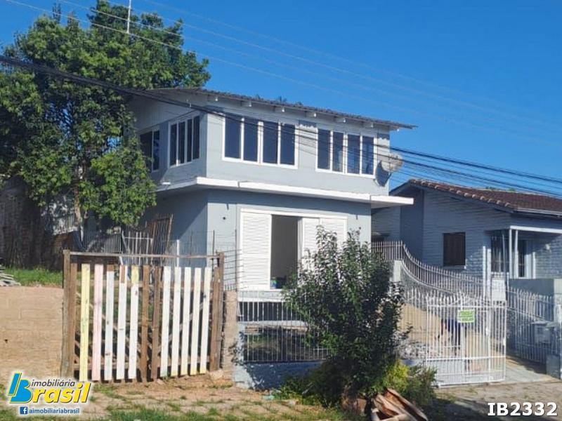 Casa plana com 5 dormitórios                                