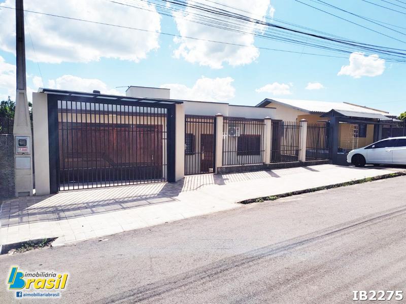 Casa de alvenaria com suíte                               