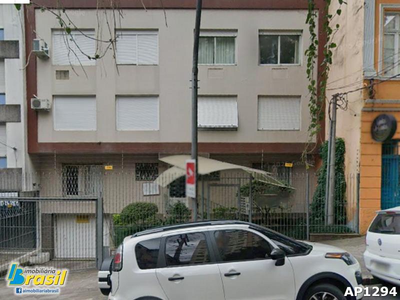 Cômodos amplos, bem ventilados e com excelente iluminação natural