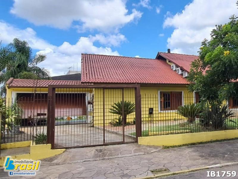 Casa de alvenaria com 270m² e 3 dorm.     