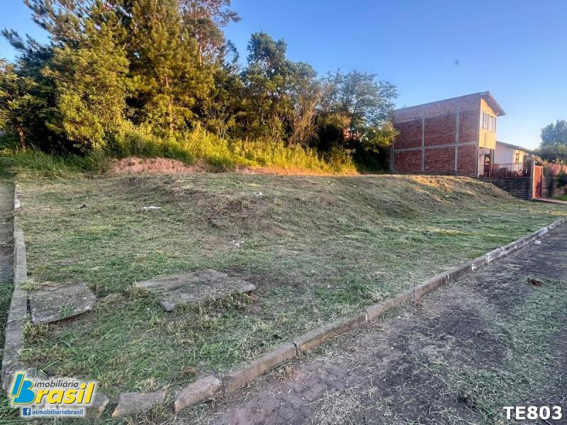 Terreno de esquina em ótima localização        