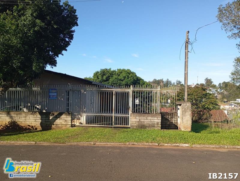 Casa mista com 5 dormitórios                