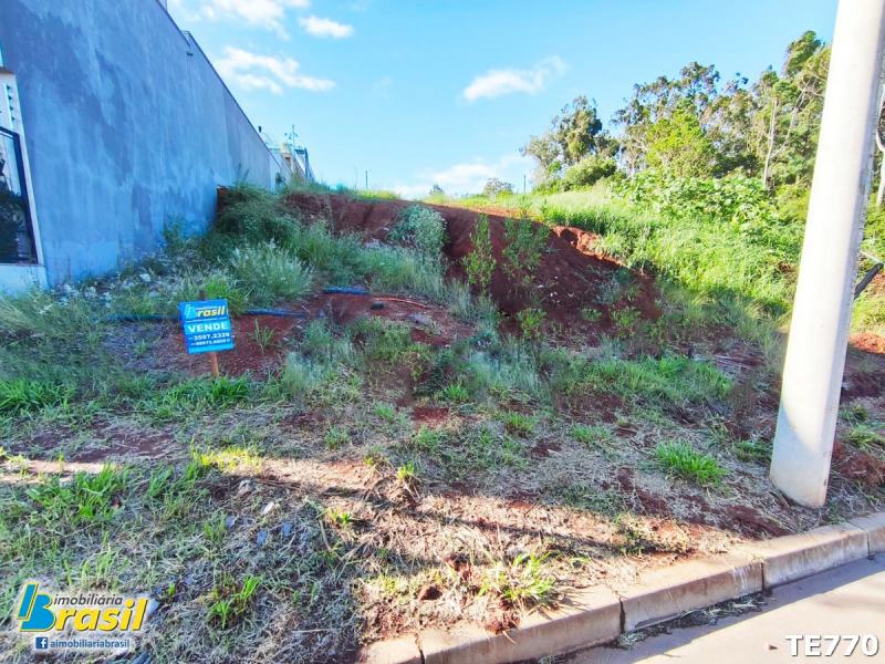 Terreno aclive com linda vista infinita