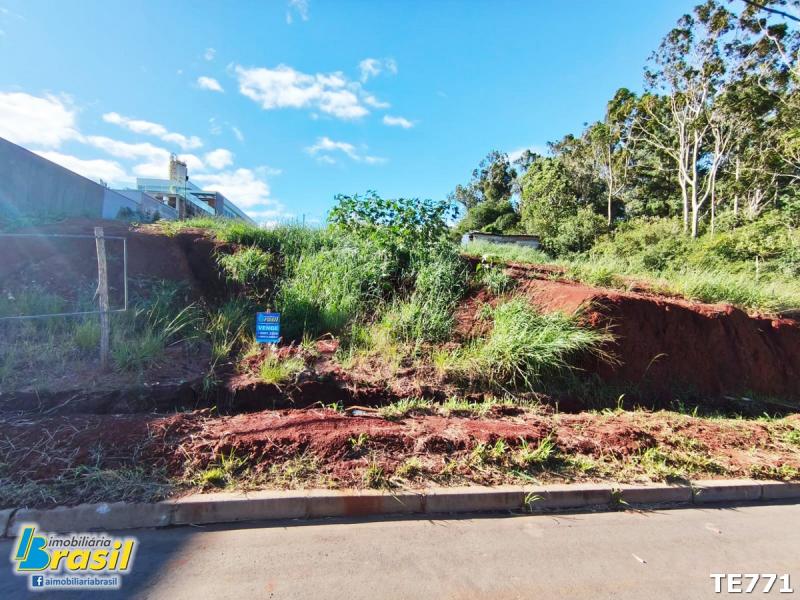 Terreno aclive com vista infinita 
