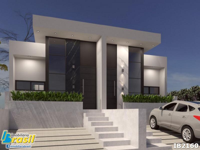 Linda casa plana com 2 dormitórios                                         