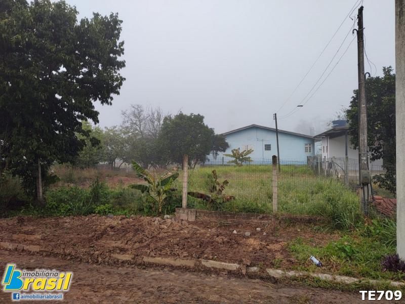 Terreno amplo e ótimo preço                        