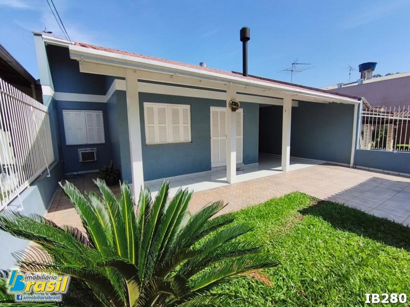 Casa plana com 3 dormitórios                 