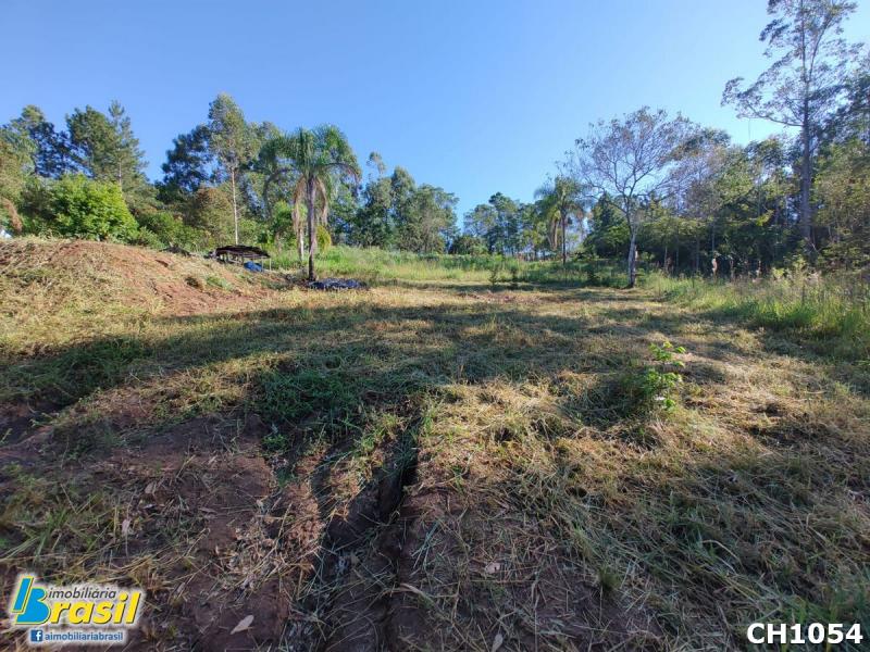 Chácara com 2.400m²                                                                                         