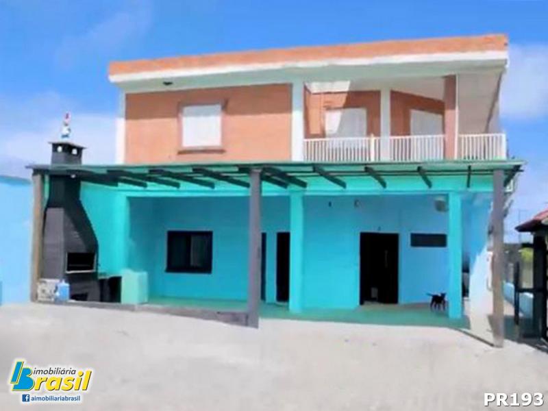 Prédio comercial em Imbé                        