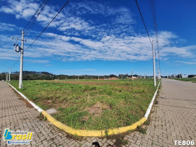 Terreno de esquina plano                                               
