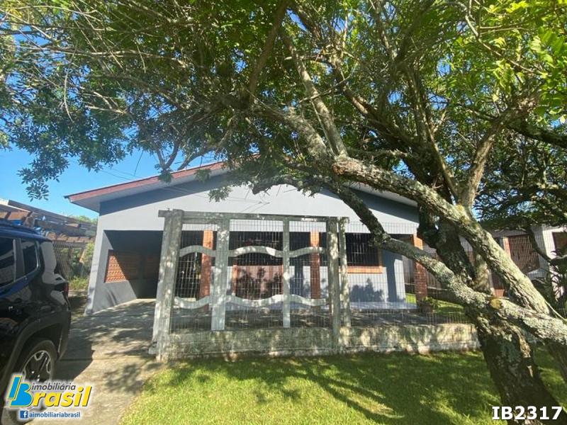 Casa com 3 dormitórios                                                    