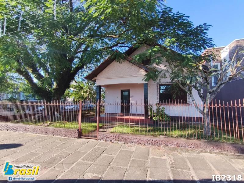 Casa plana com 4 dormitórios                                        
