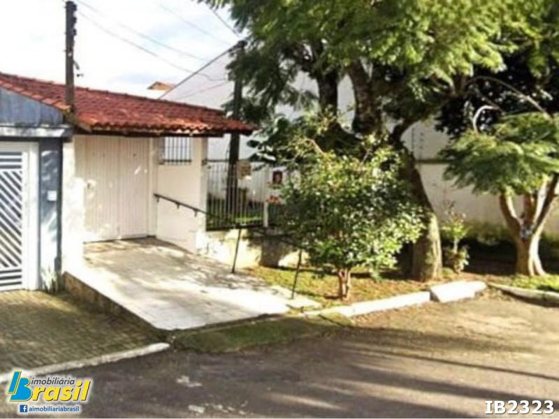 Casa com 2 dormitrórios                                             