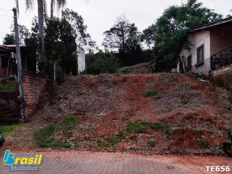 Terreno medindo 380,00m²                                               