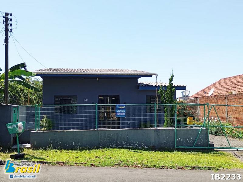 Terreno com 2 casas                                       