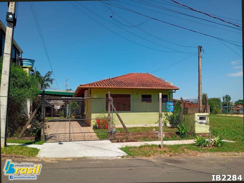 2 casas no terreno em ótima localização       
