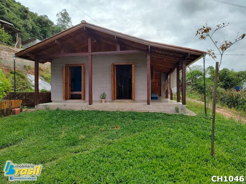 Chácara com 2.500m² com casa                     