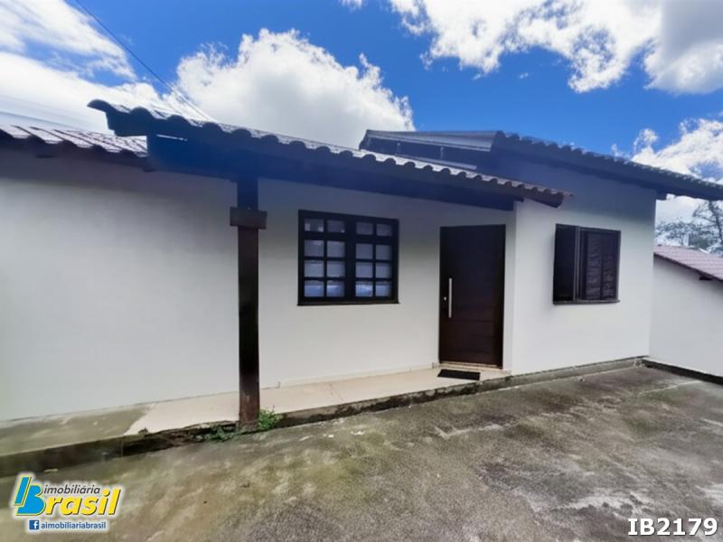 Seu Novo Refúgio com Vista Panorâmica em Estância Velha!
