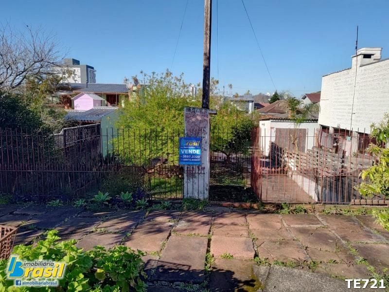 Amplo terreno com 14 metros de frente